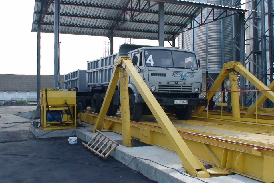 Автомобілерозвантажувач РАГ-65