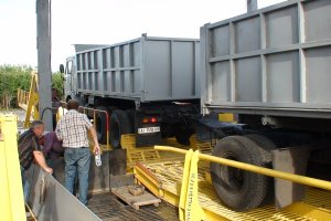 Car unloading equipment