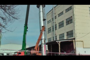 Монтаж великої колони вакуум-випарної установки м.Золотоноша